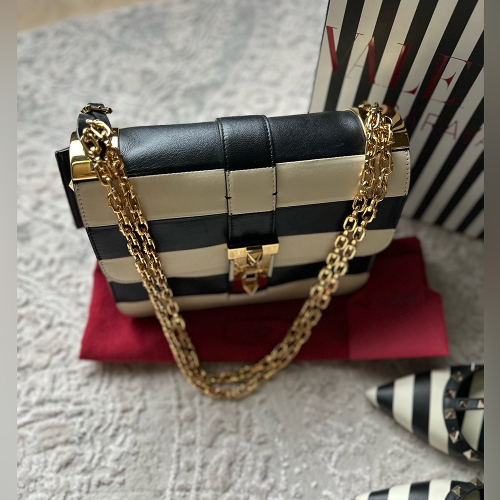 Valentino  Rockstud  Bag 🖤🤍 - Picture 3 of 16
